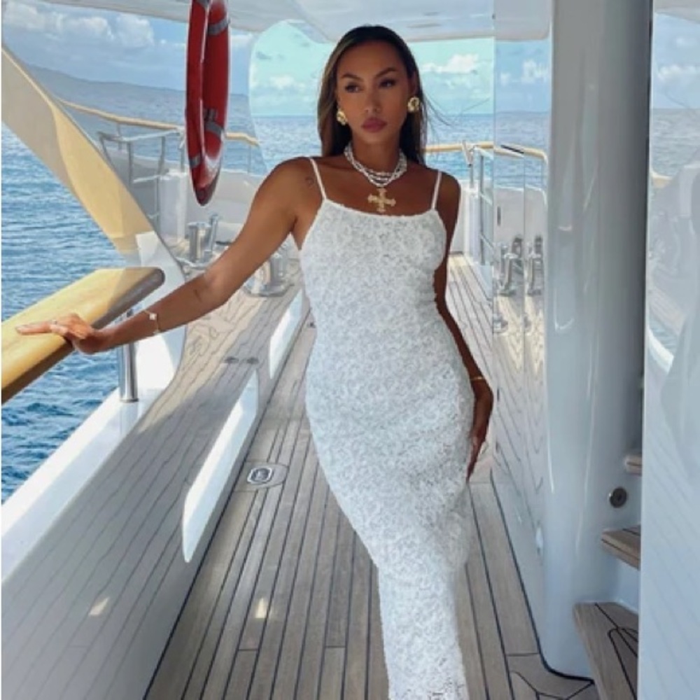 Elegant White Lace Dress